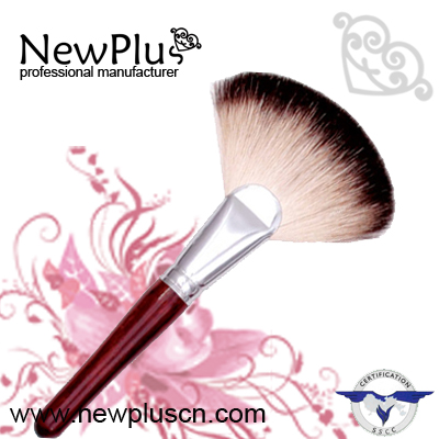 Fan powder brush
