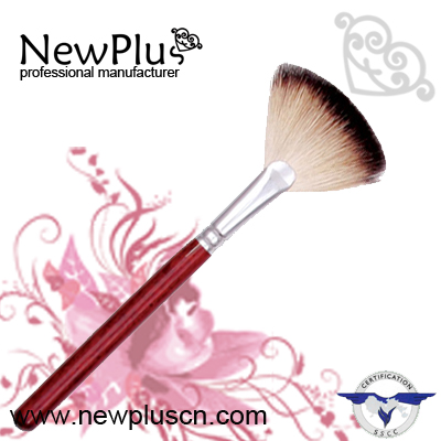 Fan powder brush