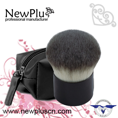 Kabuki brush