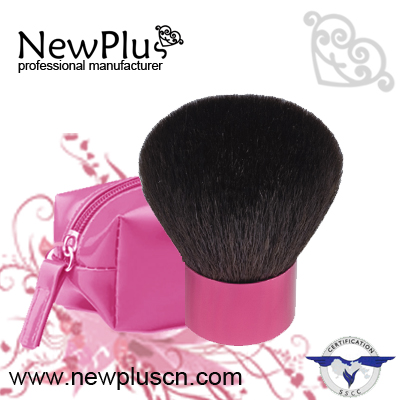 Kabuki brush