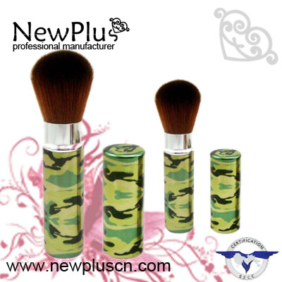 Retractable Kabuki brush
