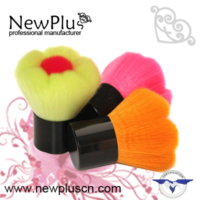 Flower Kabuki brush