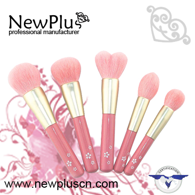 heart shaped pink hair makeup Brush