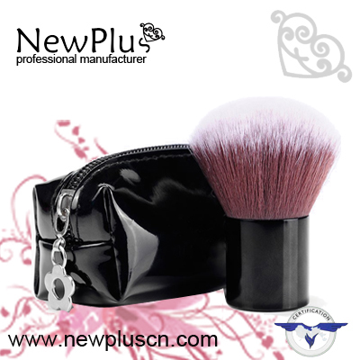2-tone Kabuki brush