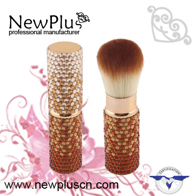 colorful retractable Kabuki brush w/diamond