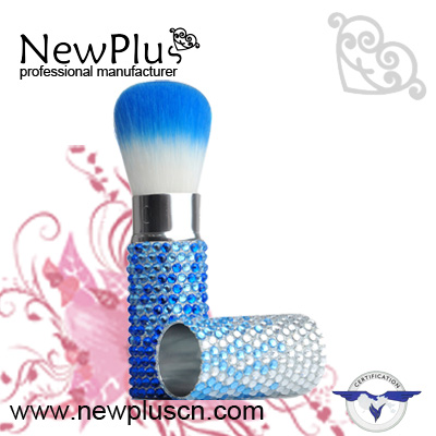 colorful retractable Kabuki brush w/diamond
