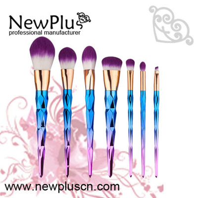 shiny makeup brush set