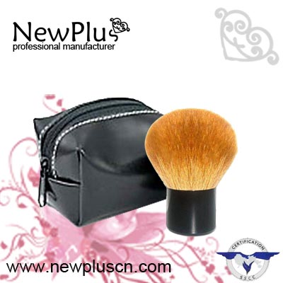 Kabuki brush