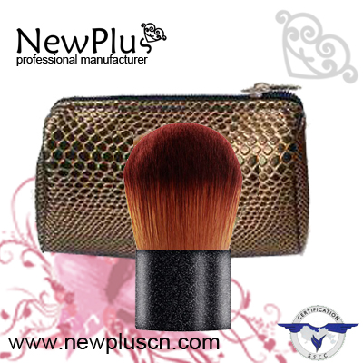 Kabuki brush