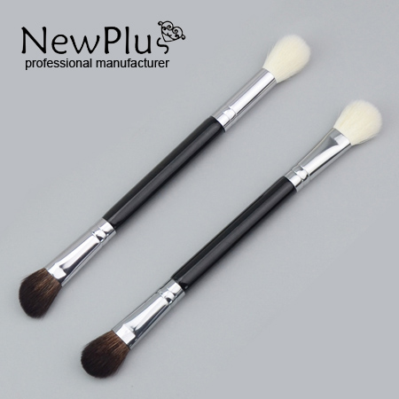 dou-end eyeshadow brush