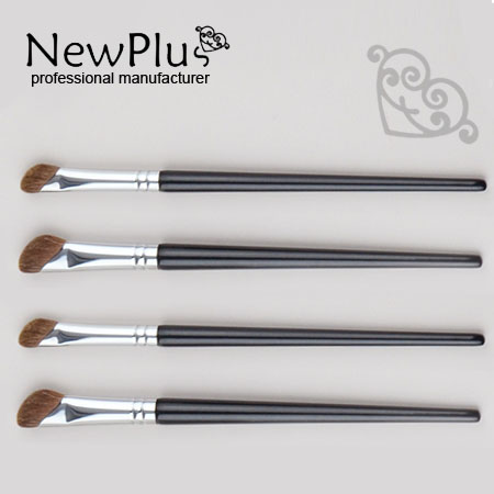 sharp slant eyeshadow brush