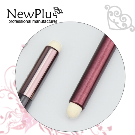 eyeshadow brush