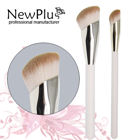 slant foundation brush