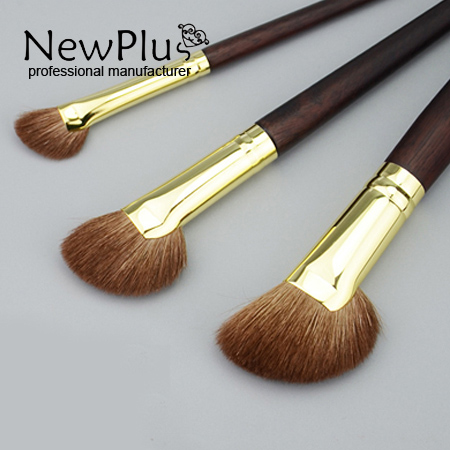 Fan brush