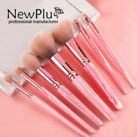 makeup brush set with texture handle