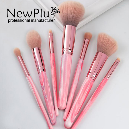 makeup brush set with texture handle