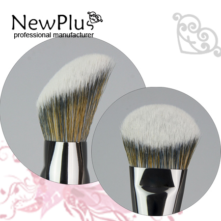 Angle powder brush