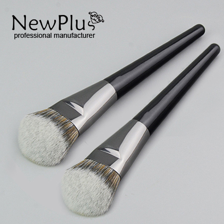 Angle powder brush