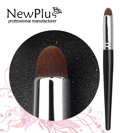 eye shadow brush