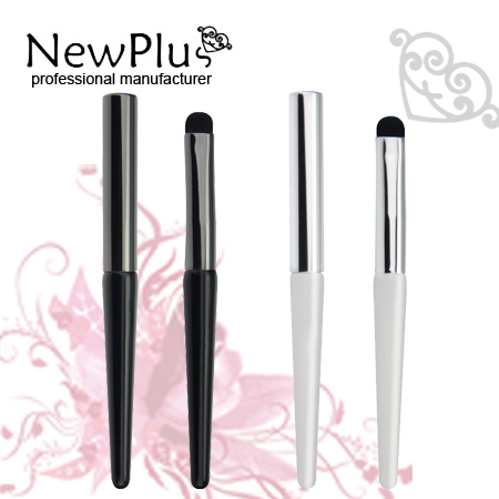eye shadow brush