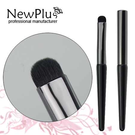 eye shadow brush