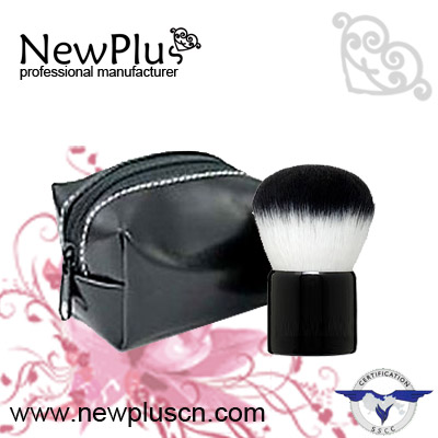 Kabuki brush