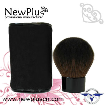 Kabuki brush